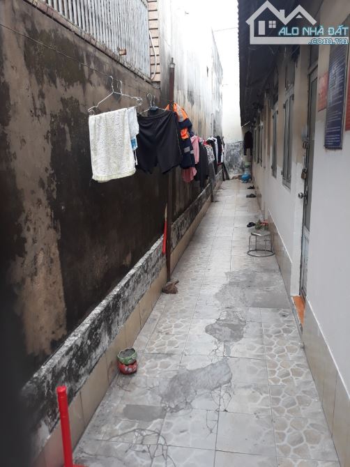 Bán dãy trọ hẻm 8m đường Trương Văn Thành - Hiệp Phú, Quận 9. - Diện tích: 6.10 x 20.6
