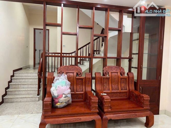 BÁN NHÀ 4 TẦNG ĐƯỜNG BẾ VĂN ĐÀN . GẦN CHỢ ĐỌ . GIÁ CẦN BÁN