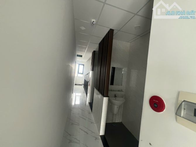 Bán Tòa Văn Phòng 7 tầng 2002m (10x20) mặt tiền đường 15m Trần Hưng Đạo - gần Cầu Rồng