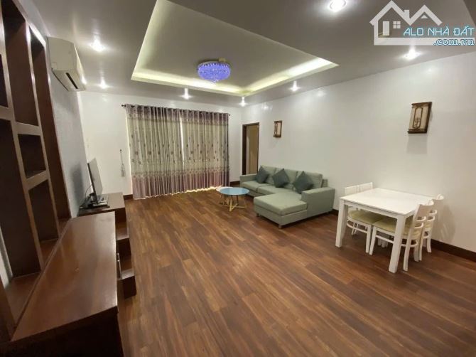 Bán Gấp Căn Hộ Cao Cấp Hùng Vương Plaza - Quận 5 - 130m², 3PN, 3WC - Sổ Hồng Riêng
