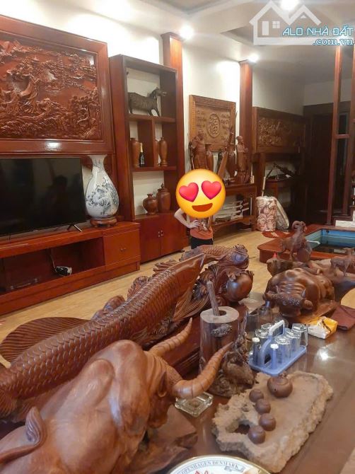 Bán nhà 4.5 tầng KđT đồng Nguyễn Từ sơn dt 100m mt 5m giá 10.5tỷ