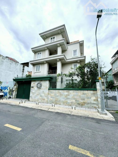 Bán biệt thự đẹp góc 3MT Phường Sài Gòn. DT: 12,5 x 19m. KC: 4 tầng. Full nội thất_130 tỷ