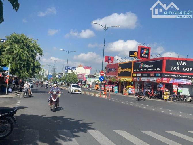🔥 BÁN TOÀ NHÀ VĂN PHÒNG MẶT TIỀN LÊ VĂN VIỆT – DÒNG TIỀN 150 TRIỆU/THÁNG 🔥