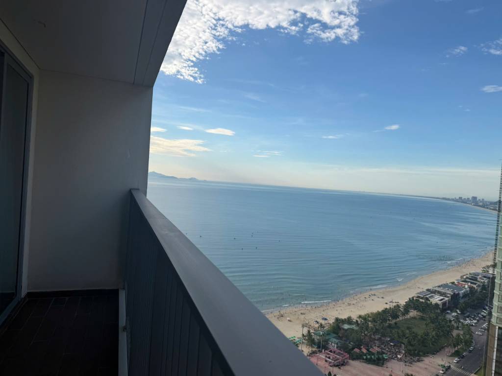 Chính chủ bán căn studio The Soleil, view trực diện biển Mỹ Khê, doanh thu 20tr/tháng, nhận nhà ngay