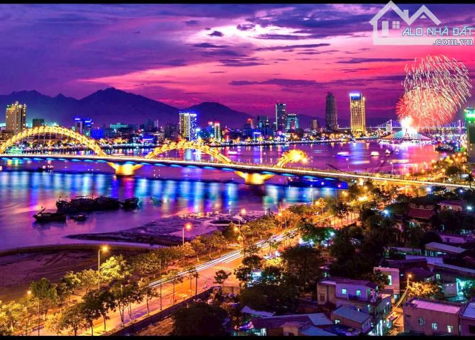 - Bán biệt thự 3 Tầng đường ( 15m), Bùi Tá Hán, sát bờ sông, DT 250m2- Giá 34 Tỷ TL