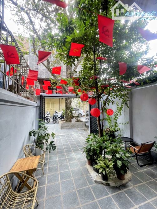 Bán tập thể Thanh Xuân Bắc! Tầng 1, sân vườn siêu hiếm, 2 mặt ngõ ô tô 35/120m2 chỉ 8.18tỷ