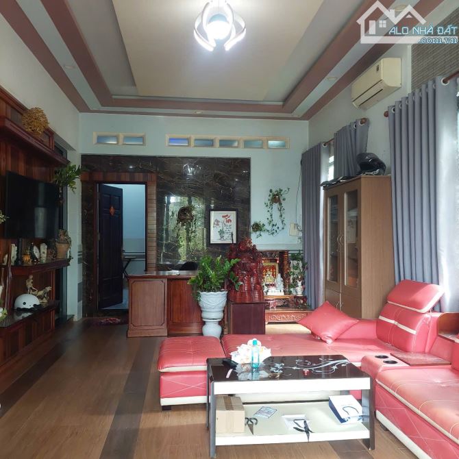 Bán 5000m2 MT cách mạng tháng 8 ninh thạnh chỉ 9 tỷ