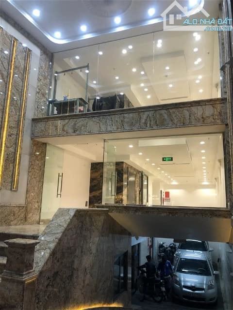 Bán tòa nhà văn phòng quận Ba Đình, mặt phố Đào Tấn, 160m2, 6 tầng, hiện đại