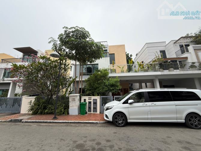 BIỆT THỰ KHU GIANG VĂN MINH - AN PHÚ Q2 - DT: 16M X 25M - HĐT 8000 USD - 90 TỶ - 400M2