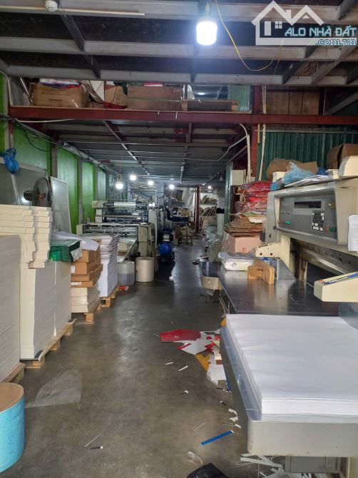 Bán Nhà Xưởng 250m xây 5 Tầng 1 tum làm kho xưởng và Văn Phòng đường xe container tránh