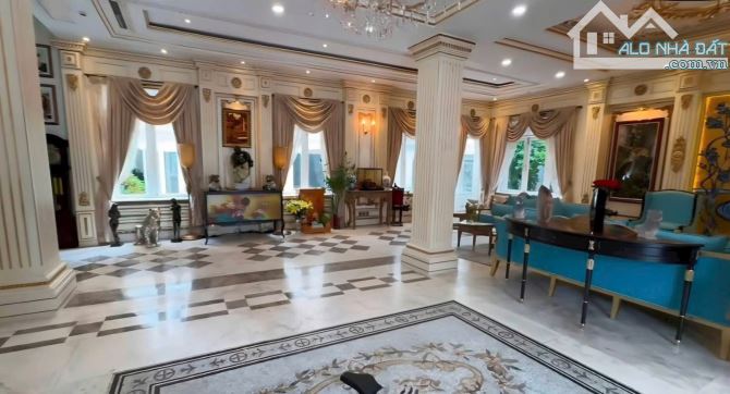 Bán biệt thự Góc 2MT Q3 - Ngay Nam Kỳ Khởi Nghĩa và Lê Quý Đôn- 24mx30m 713m2 chỉ 462tr/m2