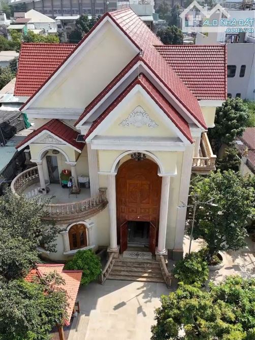 Biệt thự sân vườn mặt tiền Đường Trần Hưng Đạo 35m ngang 1.319m2 Đất công nhận_3 tầng