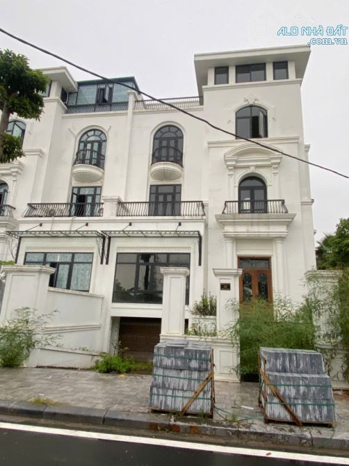 BÁN BIỆT THỰ ĐƠN LẬP LOUIS CITY DT:301M2 4 TẦNG 1 HẦM GIÁ 85 TỶ