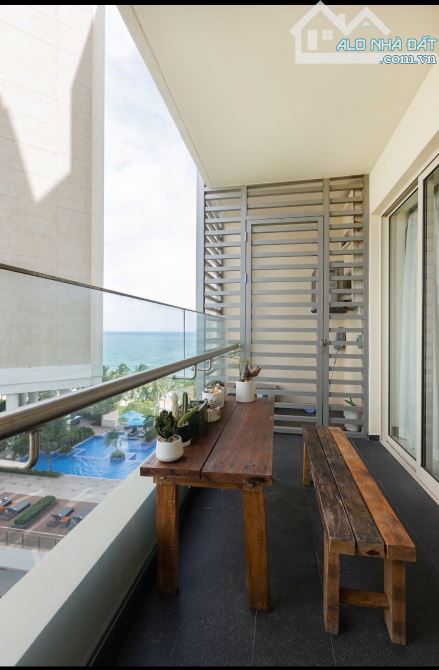 Bán căn hộ studio tòa nhà The Costa Nha Trang có sổ hồng giá chỉ 4.7 tỷ