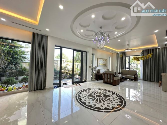 Biệt thự đường đôi – view công viên, trục Võ Nguyên Giáp – gần Aeon Mall