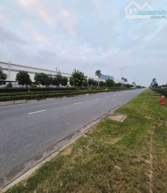 Bán đất tại KCN Đình Vũ, Hải Phòng – 53.518m² (5,3ha), mặt tiền 110m, giá chỉ 110 USD/m² (