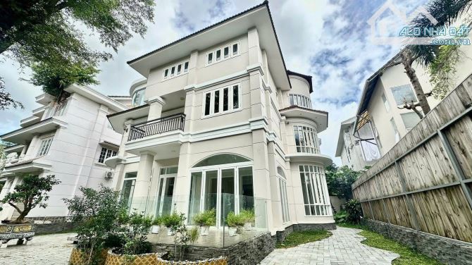 BIỆT THỰ SÔNG SÀI GÒN LAN ANH VILLAGE QUẬN 2, 372,8M2 TRỆT 2 LẦU, HỒ BƠI, SÂN VƯỜN 220 TỶ