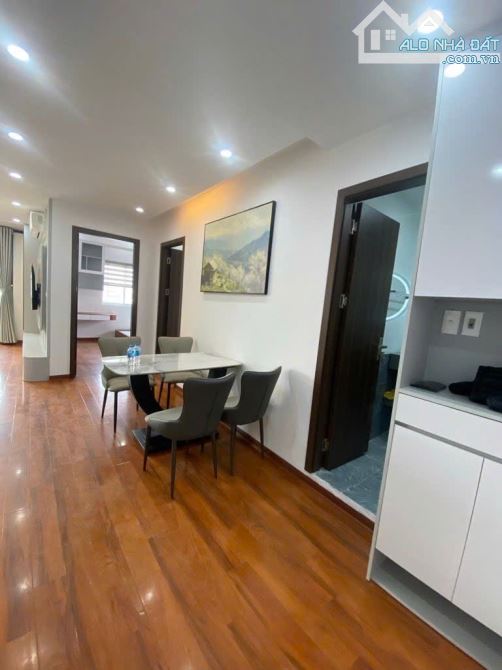 Bán căn hộ chung cư 3 phòng ngủ ở đường Lĩnh Nam