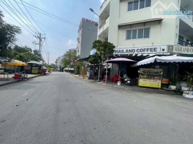 Nhà 4 tầng mặt tiền Phạm Hữu Lầu, khu Công ích phú mỹ. 6*18 chỉ 16,8 tỷ.