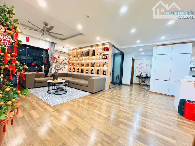 Bán căn hộ Vườn Xuân - Nguyễn Chí Thanh 102m2 3pn 2vs 9.2tỷ Full nội thất, View hồ