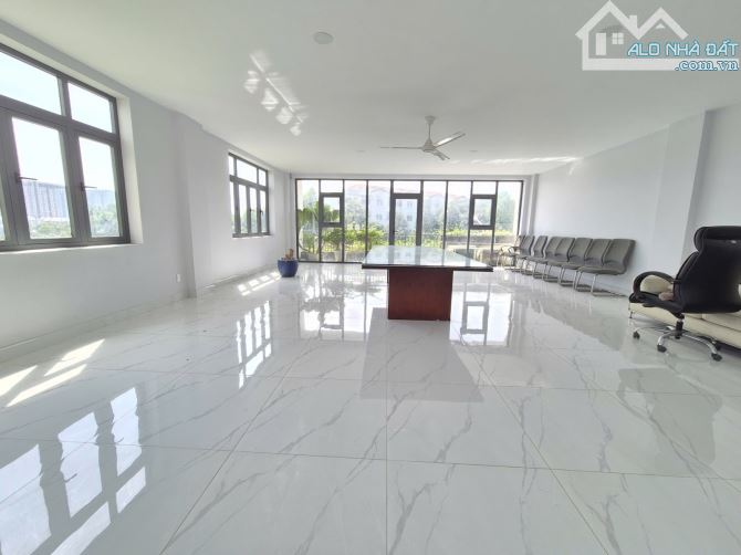 TOÀ NHÀ VĂN PHÒNG - MẶT TIỀN LIÊN PHƯỜNG - 319m2 - NỞ HẬU TÀI LỘC - GIÁ 81 TỶ GẤP BÁN