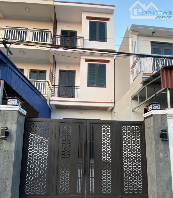Bán nhà 3 tầng 104m2 tuyến 2 trục đường nhựa Hoa Động - Giá chỉ 3,5 tỷ