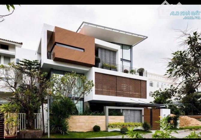 Bán Căn Biệt Thự Vĩnh Điềm Trung , Nha Trang, Dt: 296m2 ; hướng Đông Bắc, có hồ bơi