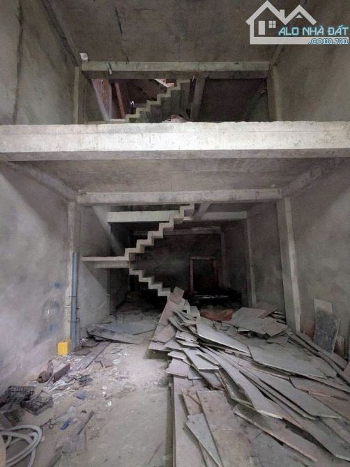 Nhà Phố 5 Tầng Đường Thạnh Xuân 24, phường THới AN , Q .12 DT 52 m² (4,5x12) Đường 6m