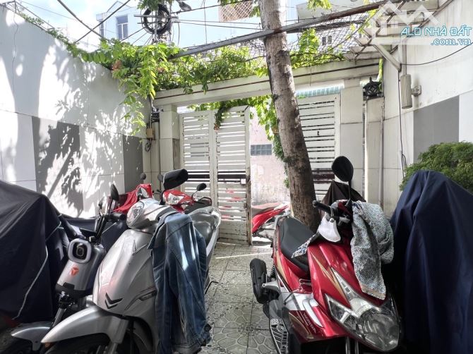 BIỆT THỰ MINI - SÂN VƯỜN- NGANG 8M BỀ THẾ NGAY LÊ VĂN THỌ GV 🏡Diệntích: ngang 8m x dài 1