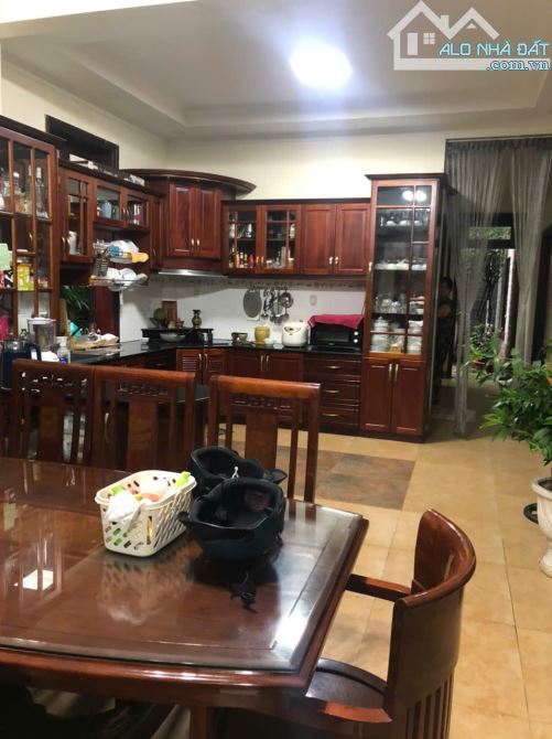 Biệt thự nghỉ dưỡng Thích Quảng Đức - 8,4m x 27m nở hậu 10m - Giá 70 tỷ