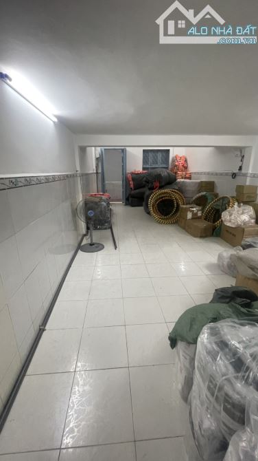 📣📣QUẬN 5 - CC NGUYỄN TRÃI LẦU 1 - 84M2 - TRỆT LỬNG - 2PN -CHỈ 3TỶ.