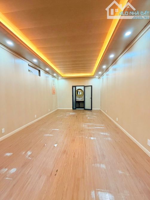 Bán nhà Cấp 4 giá rẻ ngay CMT8 - 80m2 - Ngang 8m cực đẹp. Chỉ hơn 8 tỷ