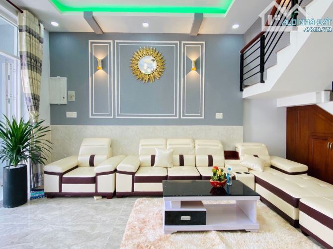 Bán biệt thự hẻm VIP Nam Kỳ Khởi Nghĩa, Quận 3 – DT 17x17m, Trệt 2 lầu – Giá 69 tỷ TL