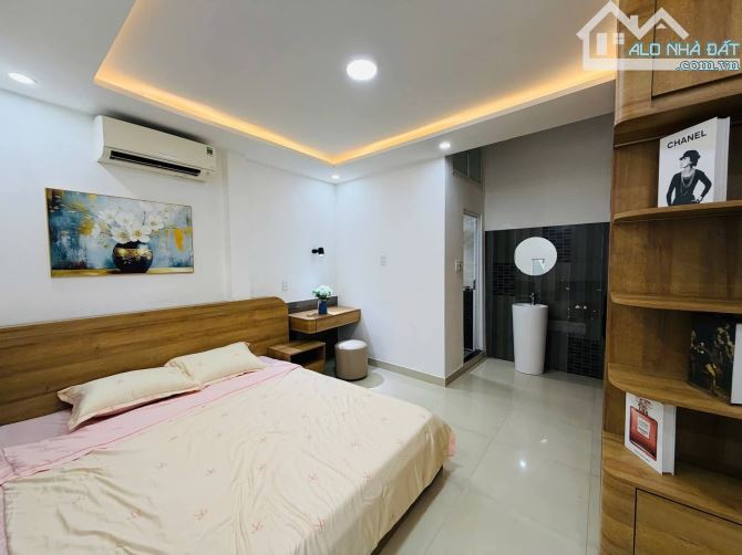 Nhà kiệt Núi thành gần quảng trường 29/3. Đà nẵng