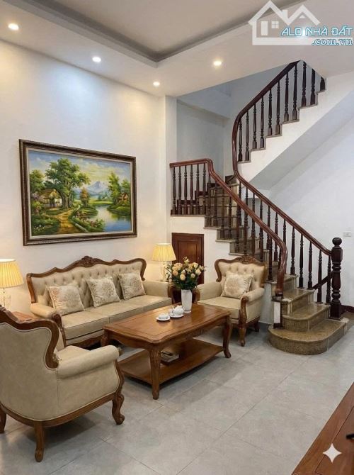 Bán nhà Đặng Thùy Trâm - Cầu Giấy - Phân lô - Oto tránh - 02 thoáng - Kinh doanh - 24 tỷ.