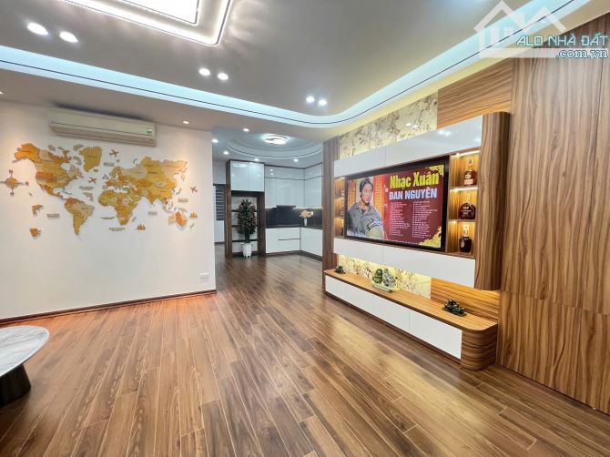 Bán căn góc chung cư toà CT4-5 Dương Đình Nghệ, 100m2, 3PN, full nội thất