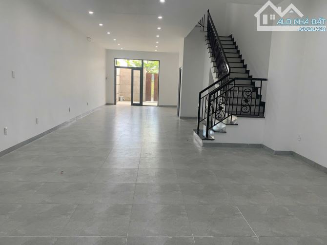 🔥 Cần bán Shophouse 3 tầng 2 mặt tiền trước sau VIEW SÔNG HÀN mặt tiền đường Dương Lâm