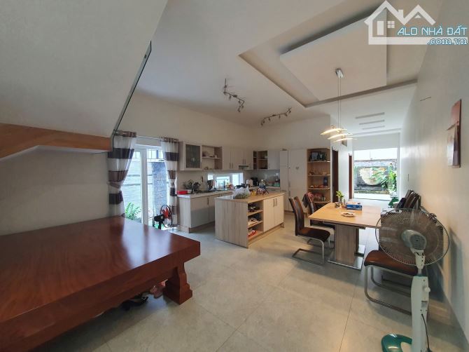 House for sale, 150 m², Phường 2