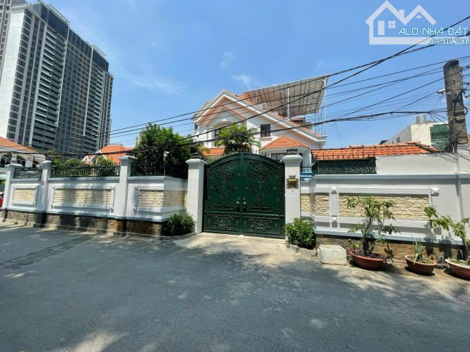 Biệt thự cao cấp góc 2 MT 27 Nguyễn Ư Dĩ - Thảo Điền Q.2- 34x28m- Hầm 3 tầng- Giá 265 tỷ