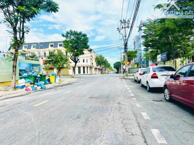 Bán căn nhà 3tầng giá sập hầm đầu năm Trung tâm Đà Nẵng