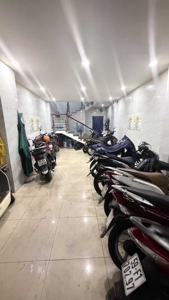 Bán tòa CHDV MT Kênh Nước Đen, gần chợ Tân Hương, 80m2 6 tầng 15 phòng, TN 40tr/tháng