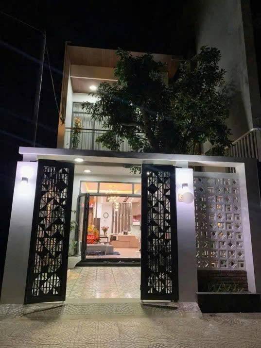 Bán gấp nhà gần chợ Nhị Thiên Đường, Tạ Quang Bửu, đang cho thuê 17tr/tháng, giá 1 tỷ 320