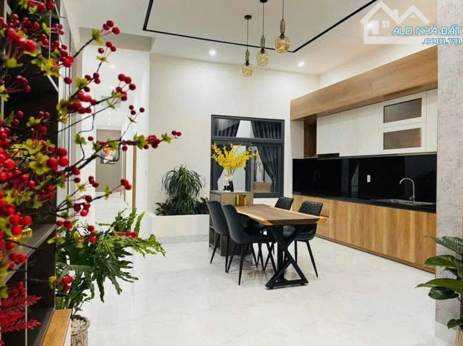 *Bán nhà 3 tầng, đường Bắc Sơn, đối diện công viên, cho thuê 15tr/tháng. Gía 7.7 TY TL