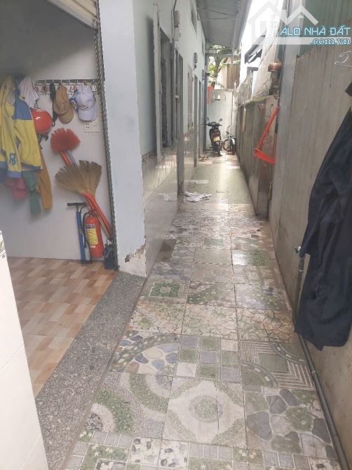 Bán nhà và dãy trọ Tăng Nhơn Phú 130m2 giá 9.7 tỷ