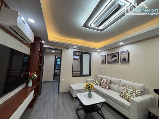 Bán gấp căn hộ tập thể Thành Công, 90m, 3 ngủ, 2 wc, full đồ, sổ đỏ riêng biệt, chỉ 5x tỷ