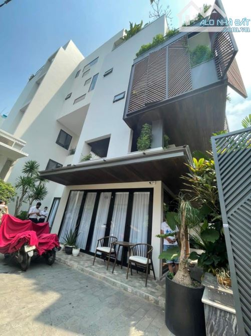 Nợ Bank Bán Gấp Biệt Thự Hồ Bơi Đường Trần Khắc Chân Q.1 DT 14x20m Hầm 4L Đẹp Chỉ 96 Tỷ