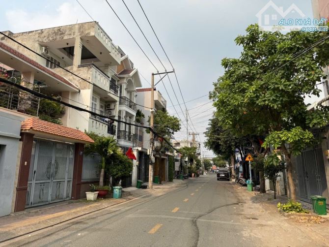 Bán biệt thự góc 2 mặt tiền Đường 185, Dương Định Hội Phước Long Quận 9.