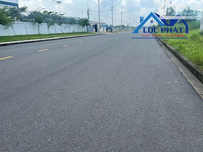Bán đất xây dựng xưởng 30.000m2 giá chỉ 144,3 tỷ. KCN Trảng Bom-Đồng Nai