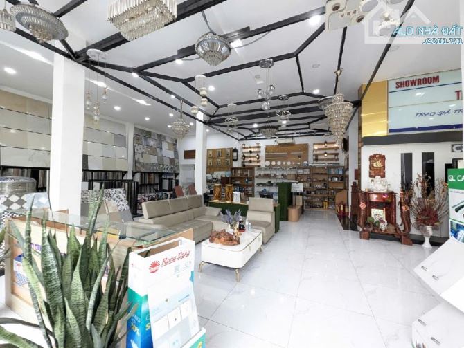 BIỆT THỰ MẶT TIỀN - NGAY TRẦN VĂN GIÀU - DT 425M - 3 TẦNG - VỊ TRÍ ĐẸP THUẬN TIỆN KD ĐA NG