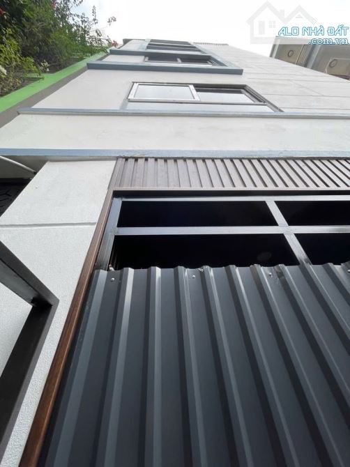 BÁN GẤP TÒA CHDV VĂN CAO, DT 107M, XÂY 6 TẦNG THANG MÁY, GẦN Ô TÔ, GIÁ CHÀO 23.3 TỶ